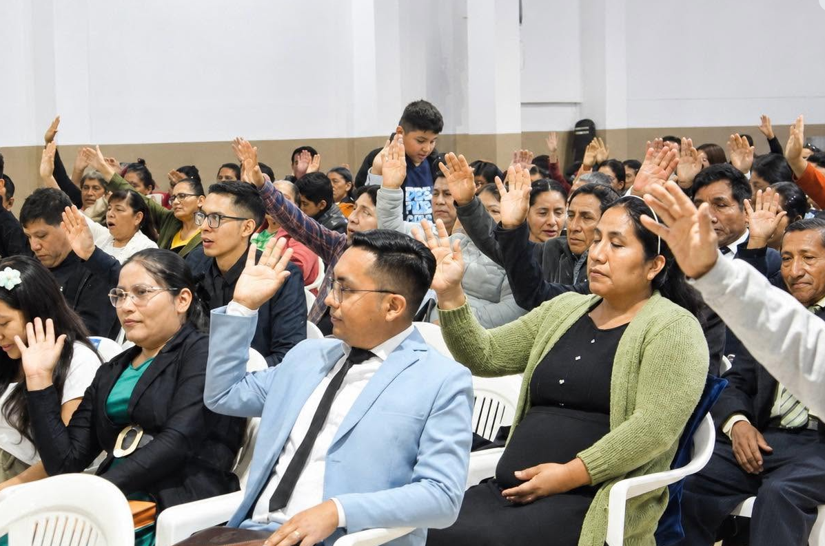 Congregación en adoración